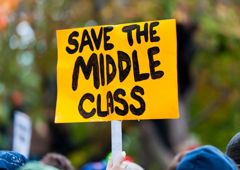 the vanishing middle class amazon