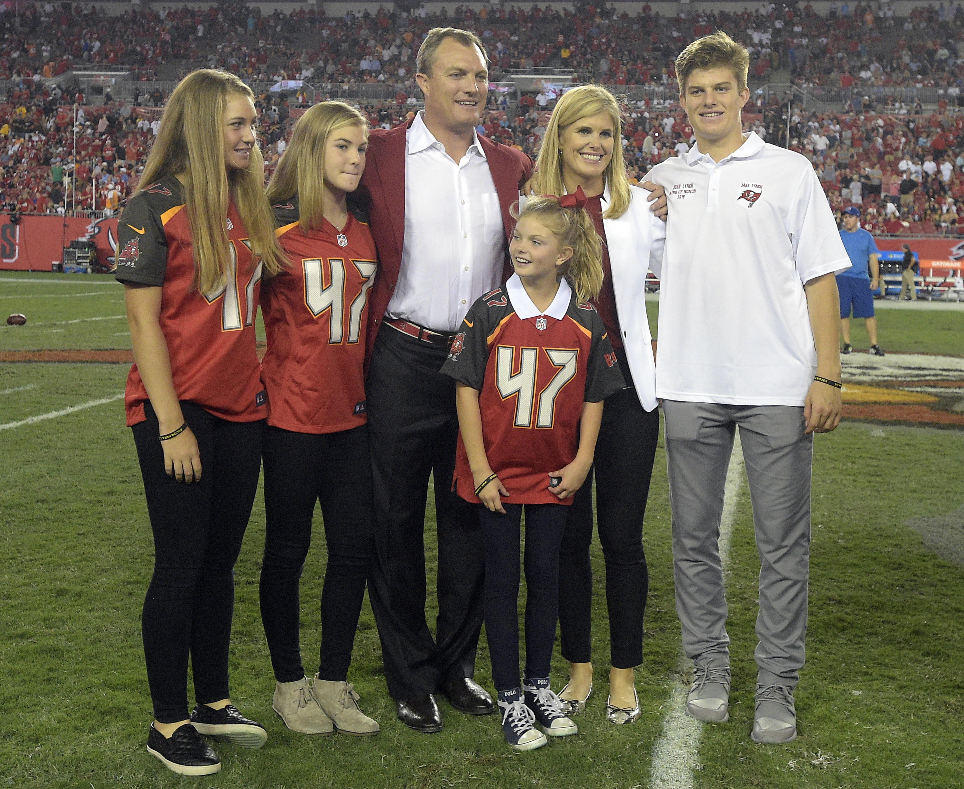 John Lynch meets with Paradise High School football team before