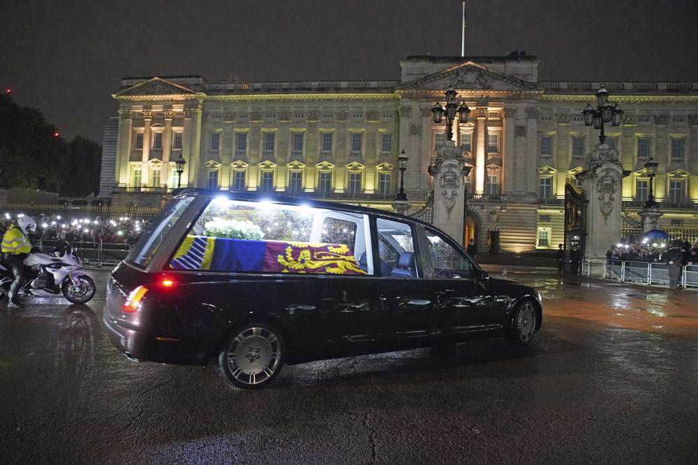 Live Video Coverage Casket Of Queen Elizabeth Ii Arrives At Buckingham Palace Newstalk 